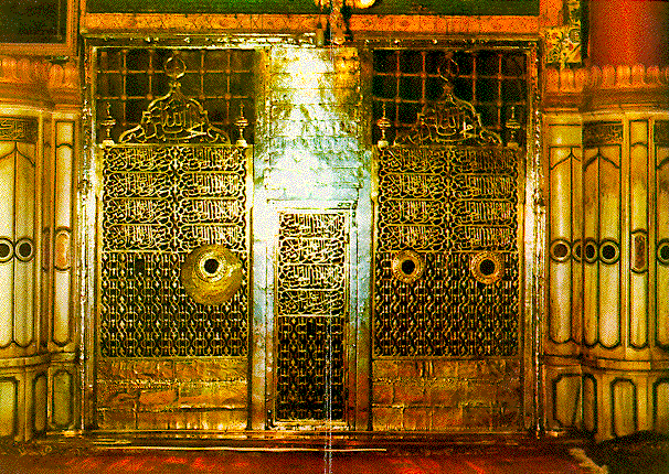 marvelous Hujrah Mubaarak where The Beloved Prophet Muhammad [Sallal Laahu ‘Alaiehi Wa Sallam] rest with his Much-loved Companion’s.
