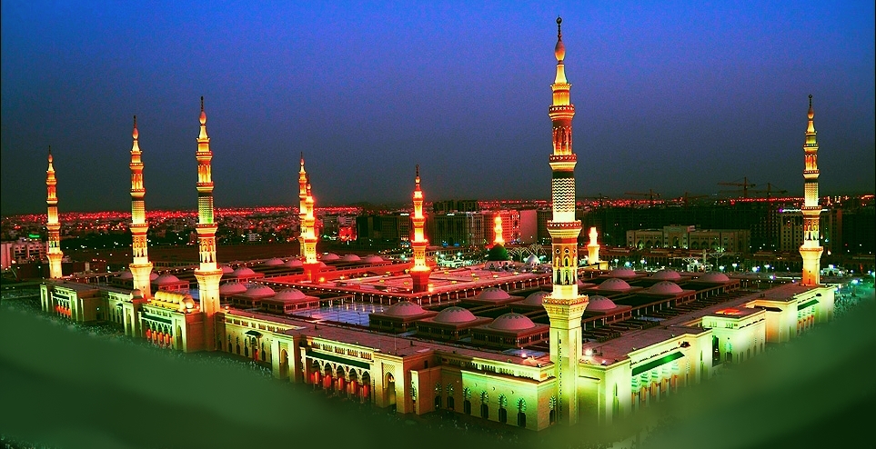 masjid e nabvi beautiful view of minar and gumbad