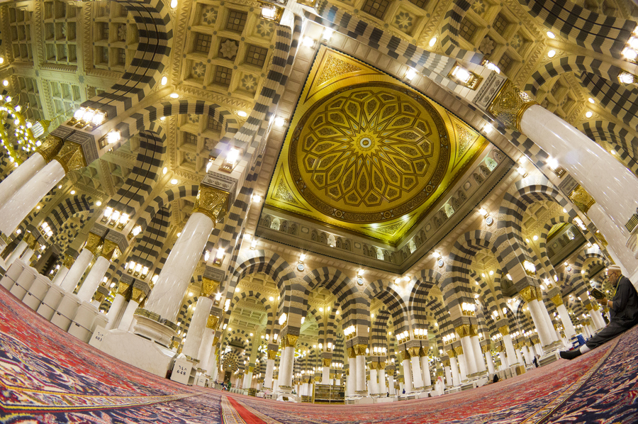 masjid e nabvi inside roof view